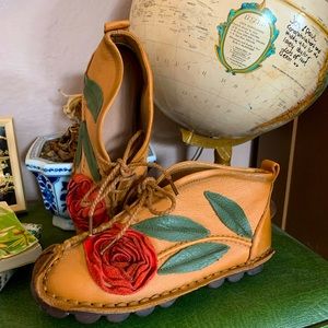 Unique Red Rose Design Handmade Leather Chukka Boots With Matching Laces